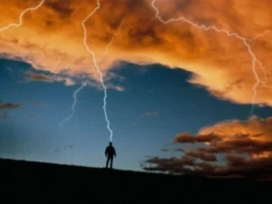 Qətər paytaxtını və ətraf ərazilərini qeyri-adi dərəcədə güclü ildırım vurub