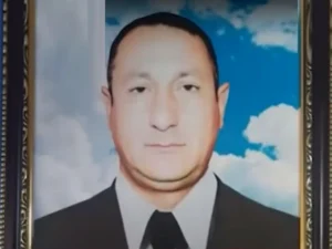 Çayxanada oturan kişini başından baltaladılar