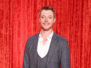 Britaniyalı aktyor sağalmaz xəstəliyindən danışıb