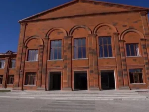 Qarabağ Universitetinin üç fakültəsinə dekan vakansiyası elan olunur