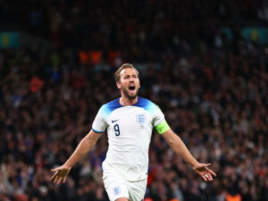 Superkompüter Avro 2024-ün əsas favoritini seçib