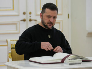 İtaliyada Zelenskinin “əsəb partlamalarının” izahını tapdılar