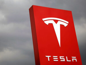 Tesla səhmləri robotaxinin buraxılışının təxirə salınması səbəbindən çökdü