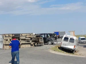 Bakı-Qazax yolunda qəzada doqquz nəfər xəsarət alıb