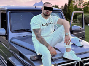 Mahnılarında özünü narkotik alverçisi adlandıran reperin evindən polis 67 kq narkotik tapıb