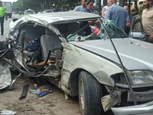 Bakı-Sumqayıt yolunda maşın ağaca çırpılıb, nənə və nəvəsi ölüblər