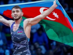 Hacı Əliyev karyerasını bitirdi