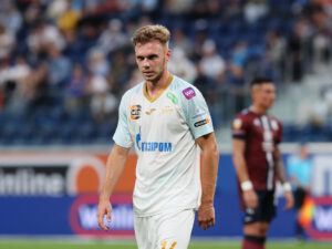 Keçmiş futbolçu bildirib ki, Qluşenkov iki ildən sonra İspaniyada oynamaq üçün gedəcək