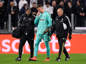 Polşalı qolkiper karyerasını bitirdiyini açıqlayıb