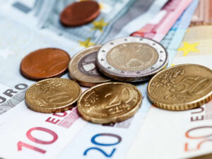 Hollandiyanın İJmuiden limanı ətraf mühit fəalları səbəbindən yüz minlərlə avro itirib