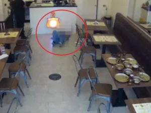 Bakıda restoranda dizaynerin boğazı kəsilib