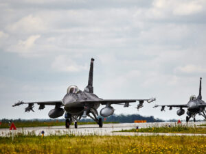 Polşa bir həftə ərzində ikinci dəfə səmaya qalxdı