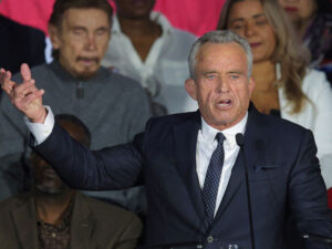 Harrisin seçkilərdə qələbəsi daha sərt senzura təhlükəsi yaradır