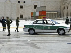 İranda polis məntəqəsinə silahlı hücum olub