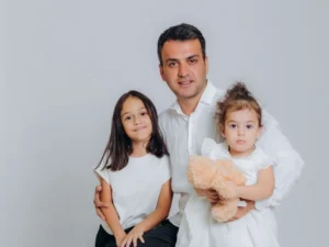 Tanınmış teleaparıcının iki yaşlı qızının ölüm səbəbi bilindi