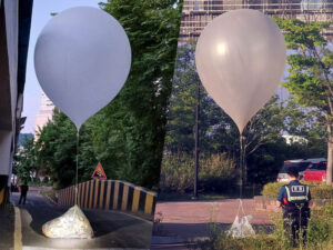 Şimali Koreya Cənubi Koreyaya zibil balonlarının yeni partiyasını buraxıb