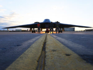 ABŞ Hərbi Hava Qüvvələrinə məxsus təyyarələr Yəməndə husilərin silah anbarlarına zərbələr endirib