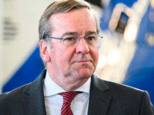 Pistorius ABŞ seçkilərinin nəticəsindən asılı olmayaraq Avropanın müdafiəsini gücləndirməyə çağırıb