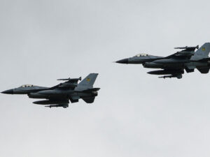 ABŞ 2003-cü ildən bəri ən böyük hava qüvvələrini Yaxın Şərqə yerləşdirir