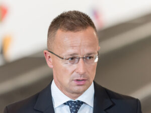 Macarıstan Xarici İşlər Nazirliyinin rəhbəri ABŞ seçkilərində ən yaxşı namizədin adını açıqlayıb