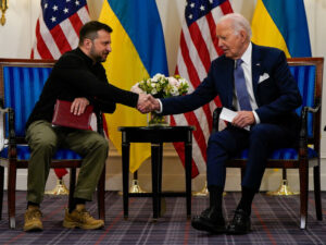 Zelenski Trampa Rusiya ilə bağlı tövsiyələr verib