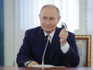 Harris Putinin “Kiyevdə nə vaxt oturacağını” deyib