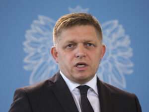 Fico bir şərtlə Ukraynaya silah tədarükünə icazə verdi