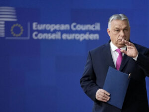 Orban Avropa İttifaqını Ukrayna münaqişəsi ilə bağlı mövqeyinə görə tənqid edib