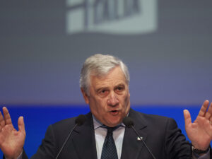 İtaliya Ukraynanın Rusiyanın dərinliklərinə endirdiyi zərbələrlə bağlı mövqeyini dəyişməyib