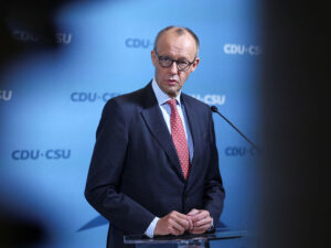 Merz Almaniyanın Ukraynaya xərcləməsindən narahatdır