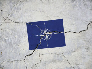 Merkel öz xatirələrində Ukraynanın NATO-ya daxil olmasının təhlükələrindən danışıb