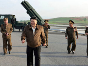 KXDR lideri kamikadze dronların sınaqlarına rəhbərlik edib