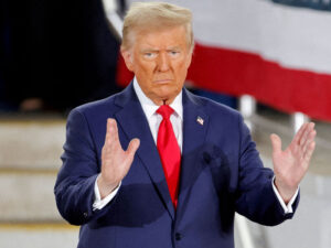 Tramp Pentaqon rəhbəri ilə birgə bəyanat verəcək