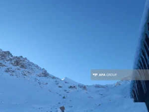 Ömər aşırımına güclü qar yağıb