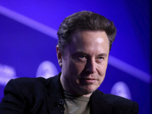 İlon Mask Merkel haqqında sərt danışıb