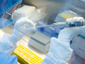 Rumıniya milyonlarla müddəti bitmiş koronavirus peyvəndini məhv edib