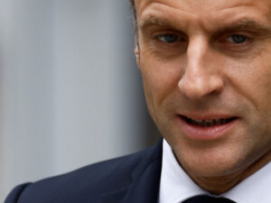 Makron ABŞ-ın Rusiyaya dərin zərbələr endirmək qərarını alqışlayıb