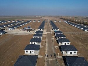 Qırğızıstanın Özbəkistan sərhədləri daxilində yerləşən Barak kəndinin sakinləri Qırğızıstana köçüb