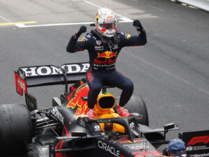 Formula 1 çempionu komandasını dəyişə bilər