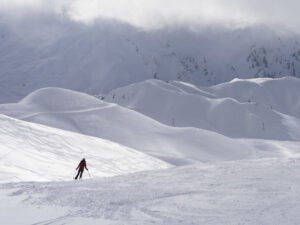 Türkiyədə dağ-xizək kurortunda qar uçqunu baş verib