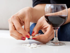 Alimlər piylənmə dərmanlarının sərxoşluğa qarşı effektivliyinə dair yeni sübutlar tapıblar