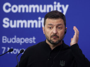 Zelenski Kiyevin Slovakiyanın baş nazirinə niyə pul təklif etdiyini izah edib