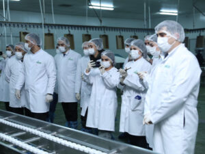 Jurnalistlər Siyəzəndə “HALAL” uyğunluq sertifikatı almış müəssisənin fəaliyyəti ilə tanış olublar