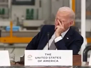 Bayden Afrika liderləri ilə görüşdə yatarkən lentə alınıb