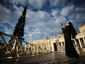 Vatikan tarixi binanı icarəyə götürəcək və onu otelə çevirəcək