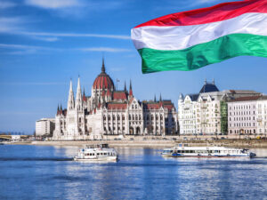 Macarıstan Rusiya ilə qeyri-sanksiya ərazilərində əməkdaşlığa hazır olduğunu bəyan edib