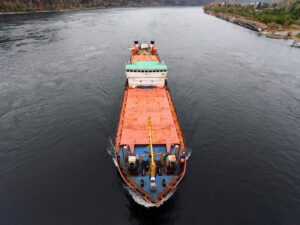 İspaniya və Əlcəzair arasında Rusiya gəmisi partlayışdan sonra batıb