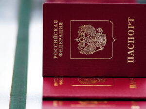 Finlandiya getdikcə Rusiya vətəndaşlarına sığınacaq verməkdən imtina edir