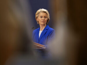 Məhkəmə AK sədrinin korrupsiya ittihamlarına qarşı toxunulmazlığına baxacaq