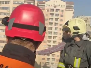 Bakıda yaşayış binasındakı restoranda yanğın olub